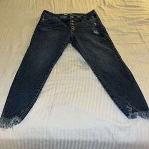 KanCan Signature Low Rise Ankle Skinny Jean size XL.